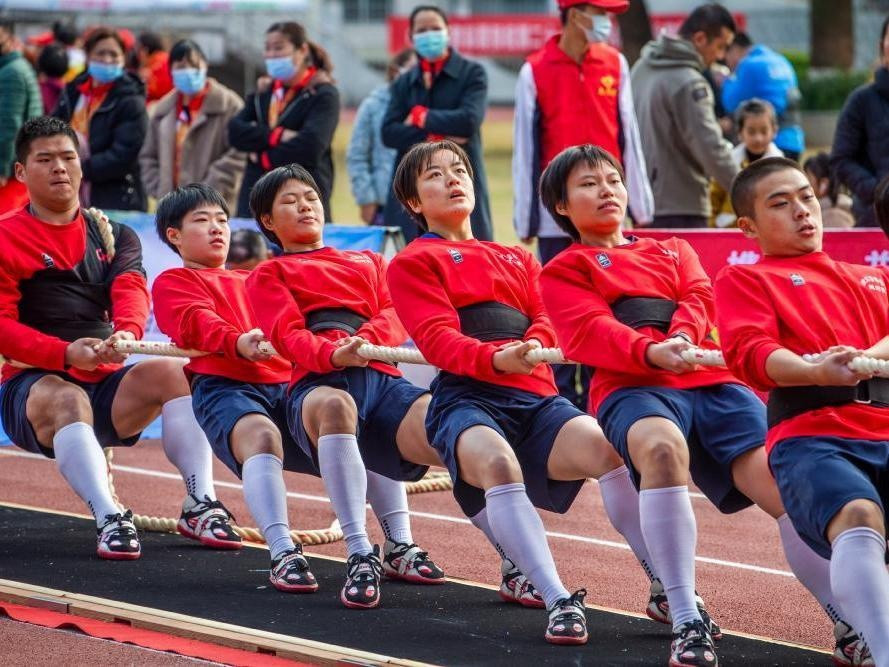 专业拔河什么姿势? 浙警院的学生给打了个样儿