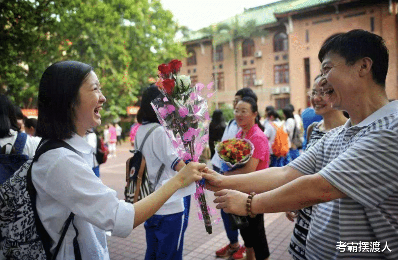 高考是赢在“起跑线上”吗? 不同的教育理念, 有了不一样的人生