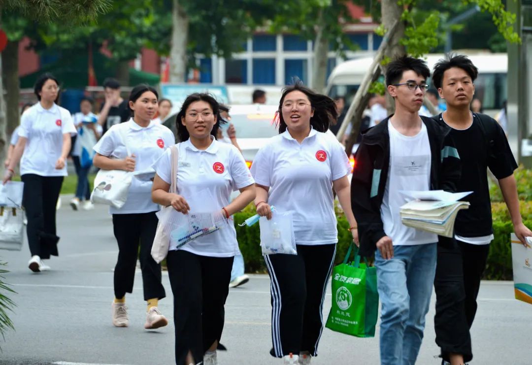 提醒! 记住这个电话号码!