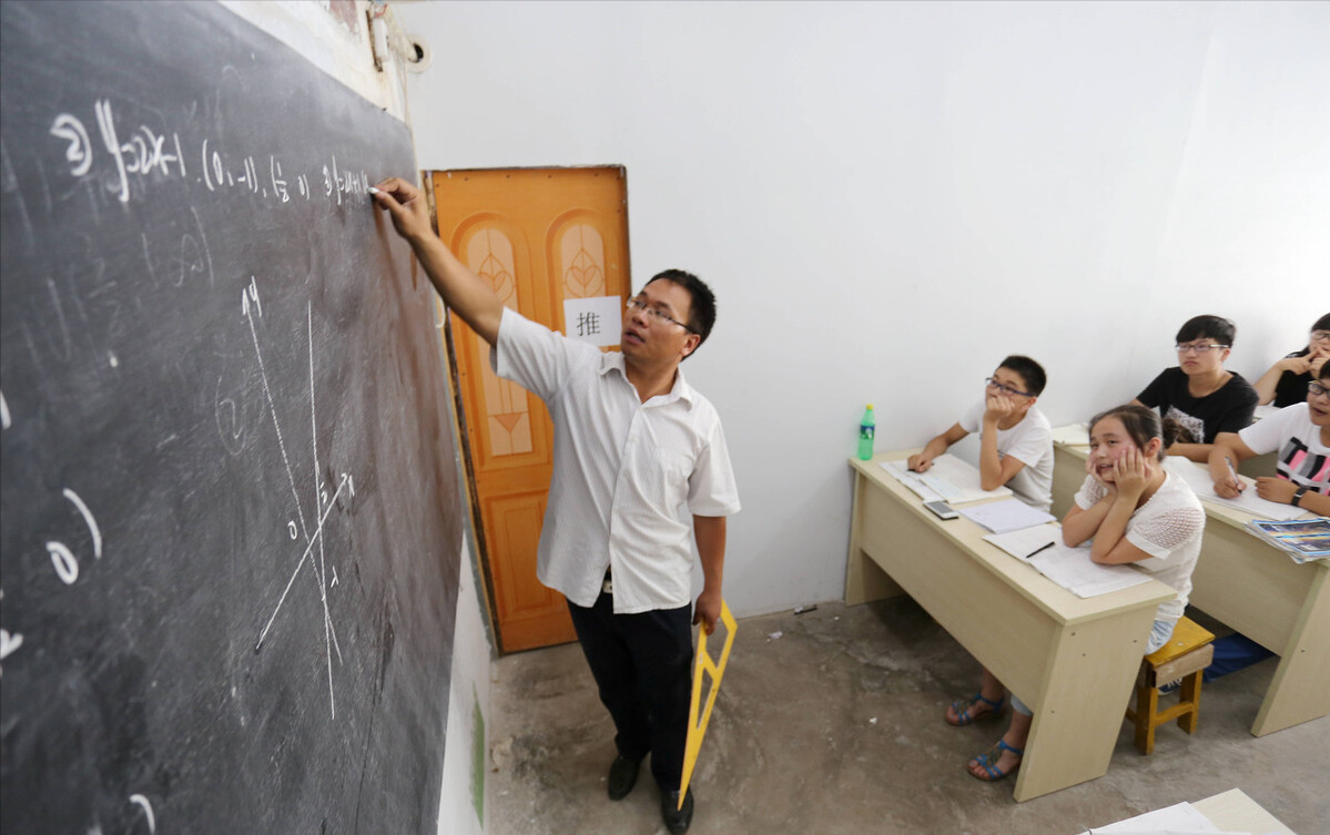 河南多地发出全面关停通知，教育机构措手不及，学生家长喜忧参半