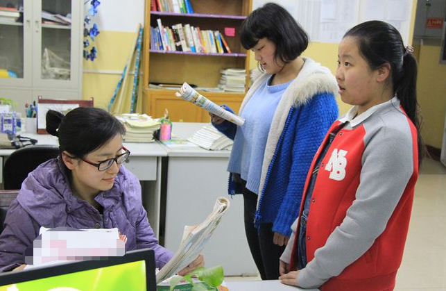 一张普通老师工资表流出, 在编老师坐不住了, 难怪老师竞争这么大