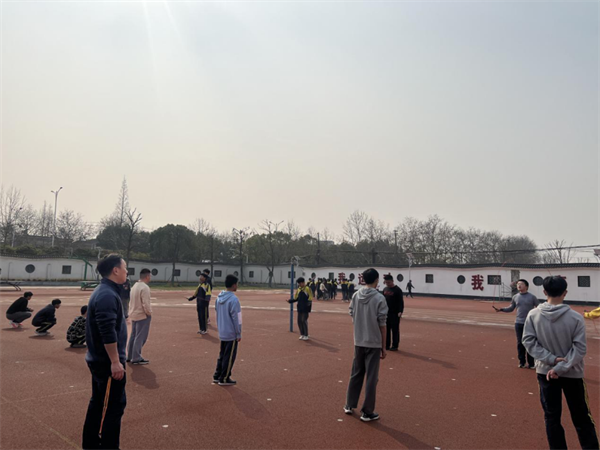 马鞍山市第一中学开展九年级中考体育模拟考试