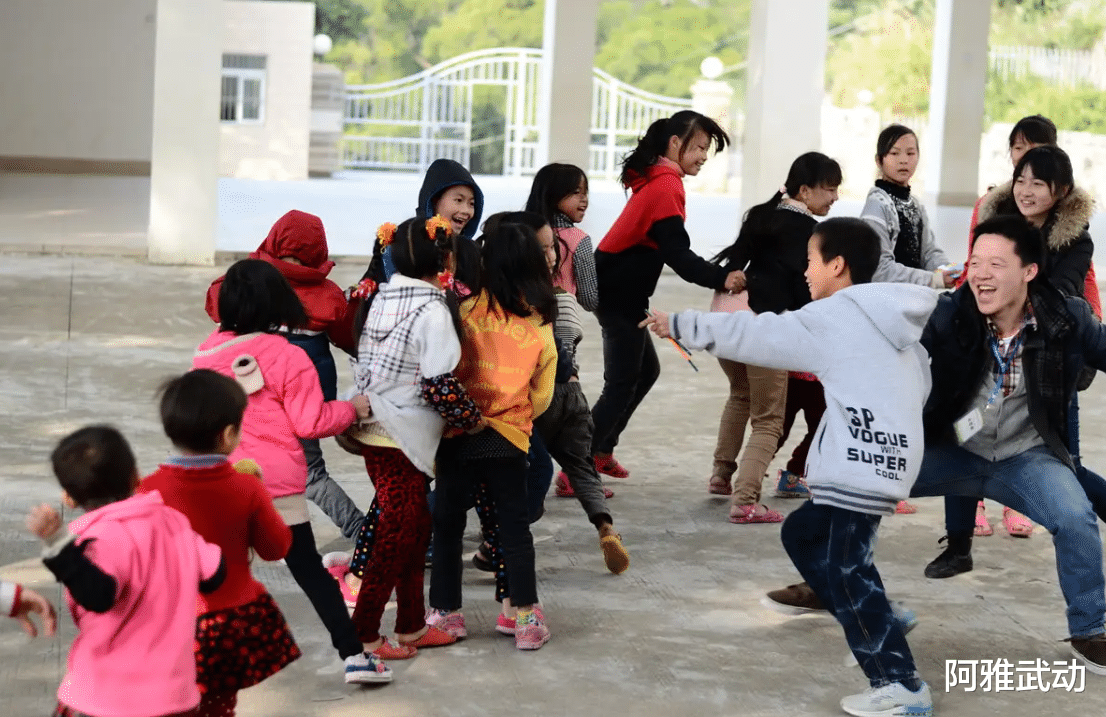 九月份将实施，中小学生上课时间有变动？教师直言：很难过