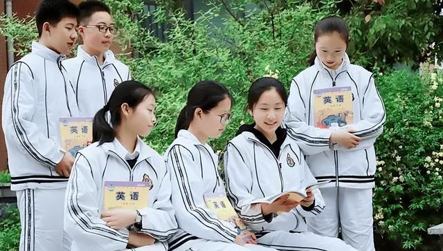 重庆这三所中学入选“中国百强中学”, 被誉为清北大学的温床!