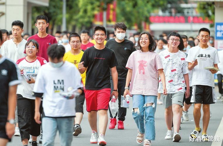 都是学生, 河北、河南、江西和江苏“同一天”谢师宴请喝酒, 选谁