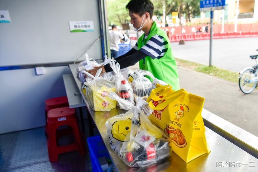 三千块雇不到农民工, 却能雇个大学生? 学历至上不再是生存之道!