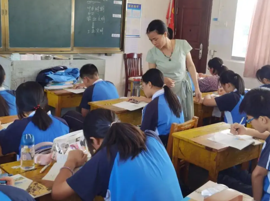 不允许教师辞职，还被威胁扣压档案？教育部门的回应让人茅塞顿开