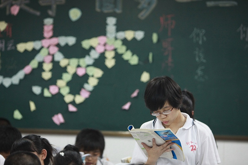 距离高考还有半年时间, 高三学生努力复习还来得及吗? 老师: 能行