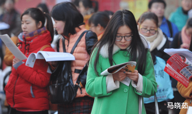 同学的儿子大学毕业后, 一直在家呆着, 连续考了两次研, 都没有考中