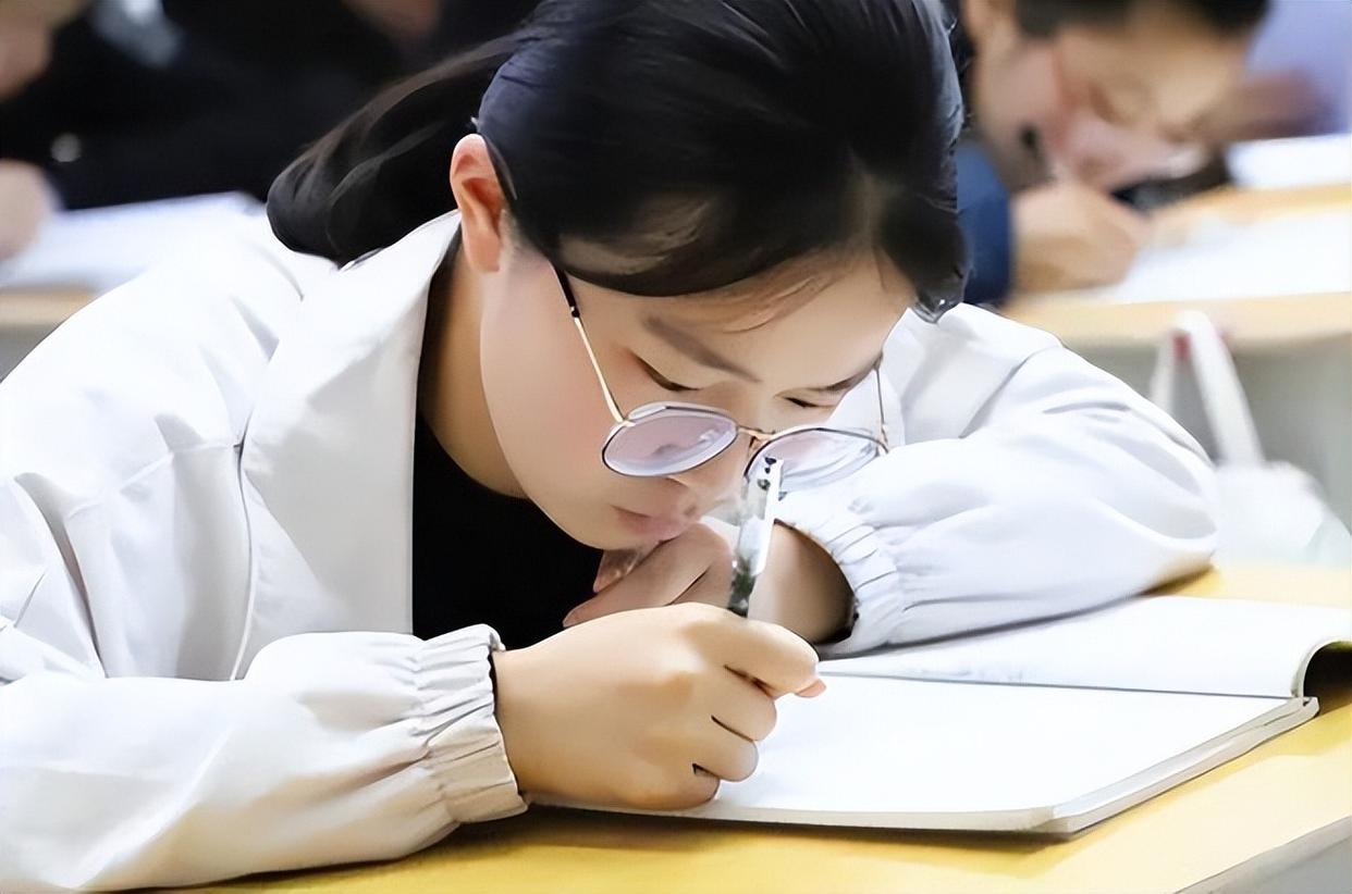 教育部传出消息, 这几类学生不能参加高考, 学习成绩再好也不行