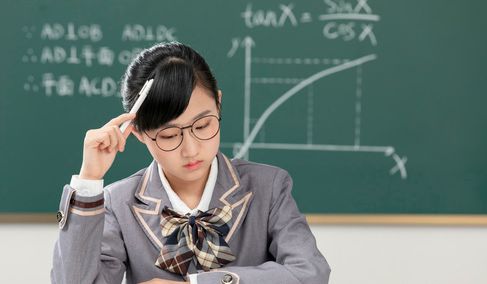 初中学霸为何
成绩下滑? 背后的原因你知道吗?