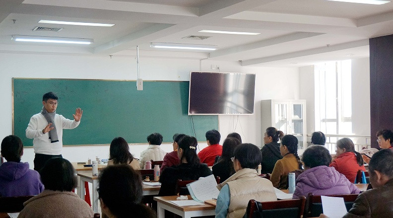 合肥蜀山: 老年大学课堂上的年轻新势力