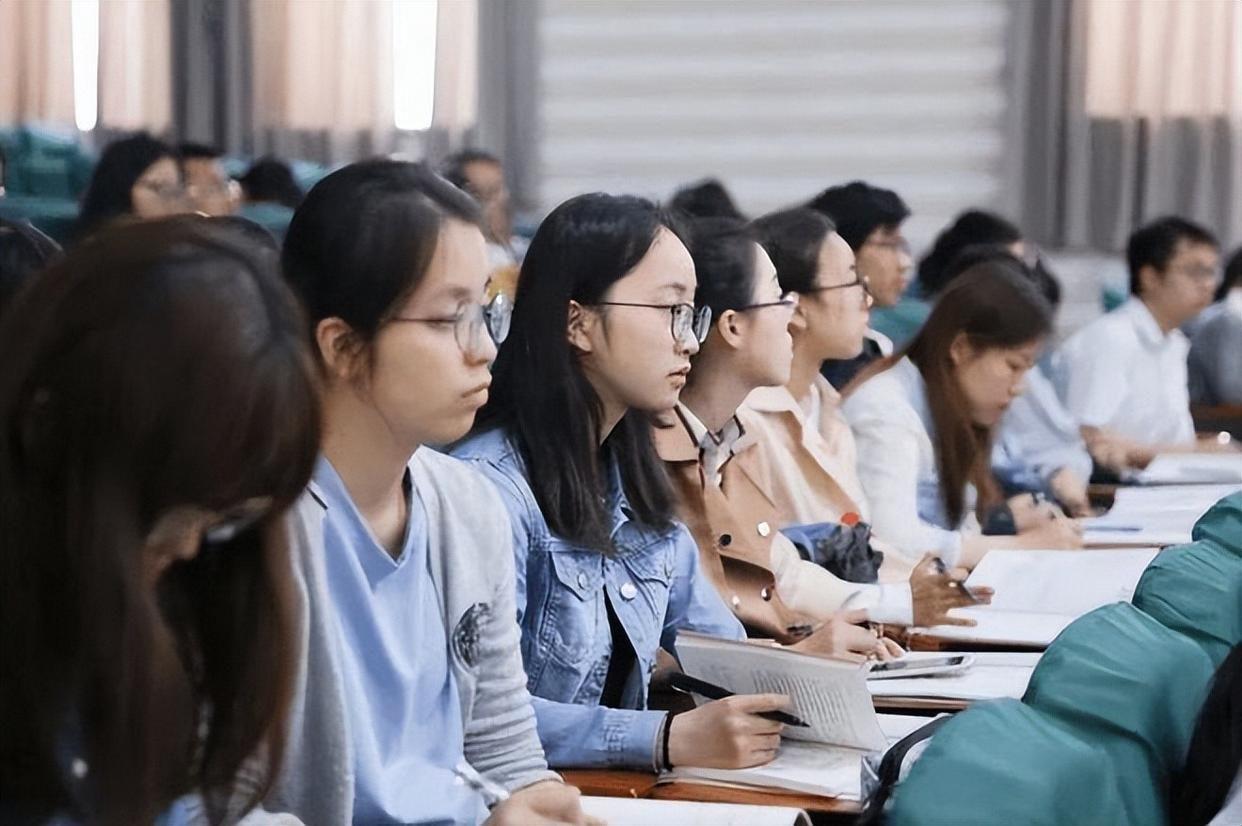 教育部发布通知, 这类大学生毕业就端“铁饭碗”, 高考生了解一下